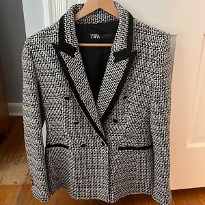 Zara Black & White Stitch Blazer